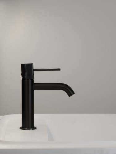 Смеситель для раковины AltroBagno Bilancia AltroBagnoBilancia0143MB на раковину черный матовый - фото 4