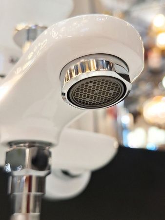 Смеситель для ванны AltroBagno Diretto AltroBagnoDiretto0209Bi настенный белый