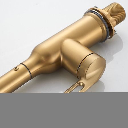 Смеситель для кухни Raffine F303G-1 на мойку золото