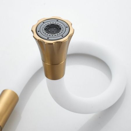 Смеситель для кухни Raffine F303G-1 на мойку золото