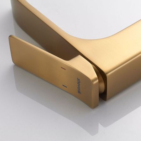 Смеситель для раковины Shevanik S4011G на столешницу золото