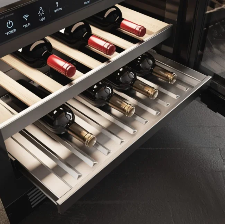 Винный шкаф Signature SKSUW2401G