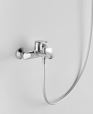 Смеситель для ванны Arrow AG3609CP настенный хром