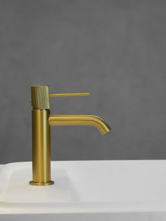 Смеситель AltroBagno Bilancia AltroBagnoBilancia0142BG на раковину золото