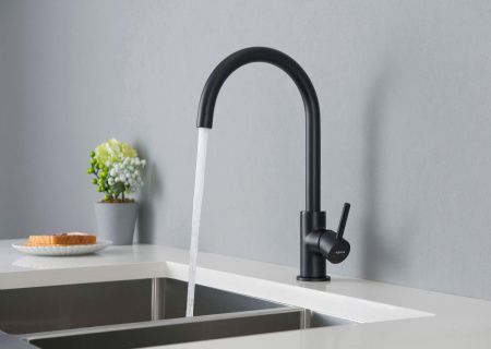 Смеситель для кухни Aquatek ЕВРОПА AQ1382MB на мойку черный