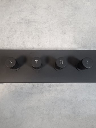 Душевая система AltroBagno Metropoli AltroBagnoMetropoli040401NeOp встраиваемая в стену