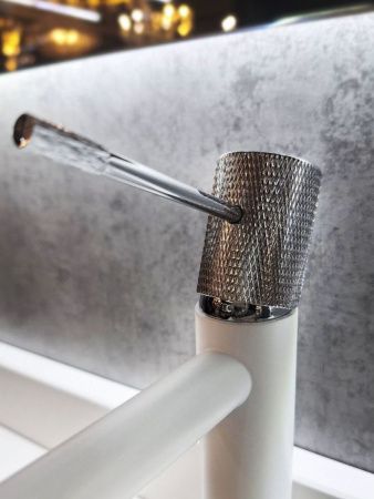 Смеситель AltroBagno Intento AltroBagnoIntento0132MW на раковину белый