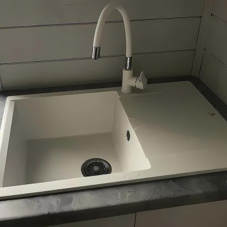 Смеситель для кухни Haiba HB70113-8 на мойку белый/хром