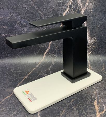 Смеситель Fiore Kube 100NN8515 на раковину черный
