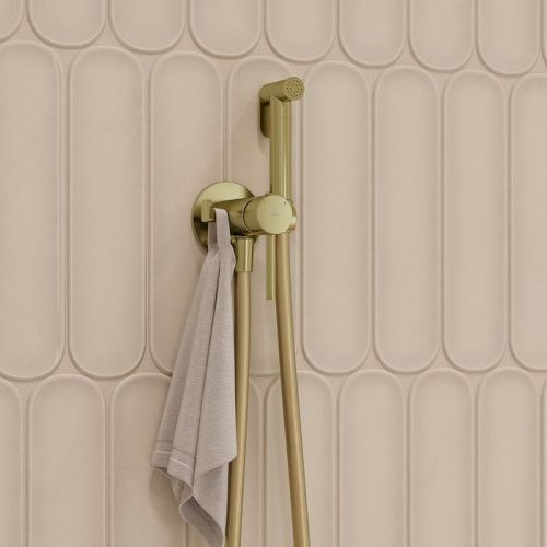 Гигиенический душ со смесителем IDDIS Axes 005MGR0i08 золото матовое - фото 3