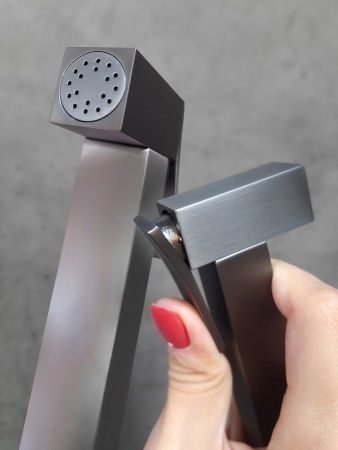 Гигиеническая лейка AltroBagno BM AltroBagnoBS060213GM цвет оружейная сталь