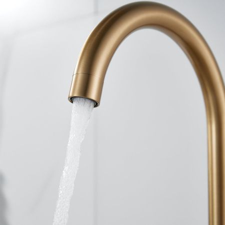 Смеситель для кухни Shevanik S128G на мойку золото