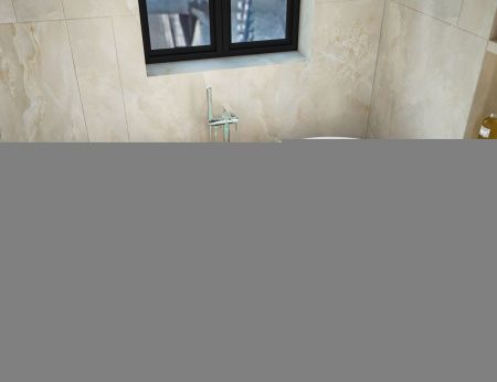 Ванна акриловая Cerutti SPA CT9900 150х75 отдельностоящая овальная с ножками