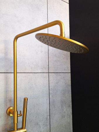 Душевая стойка AltroBagno Metropoli AltroBagnoMetropoli030425OrSp настенная цвет золото матовое
