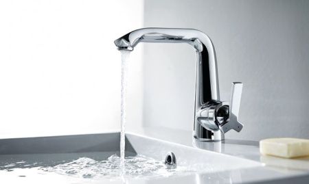 Смеситель для раковины Bravat Waterfall F173107C-1 на столешницу хром