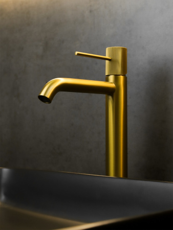 Смеситель для раковины AltroBagno Bilancia AltroBagnoBilancia010227BG на столешницу золото матовое