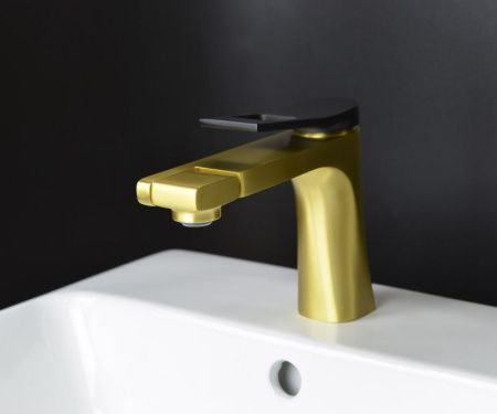 Смеситель Bronze de Luxe Element EL02XGB на раковину золото