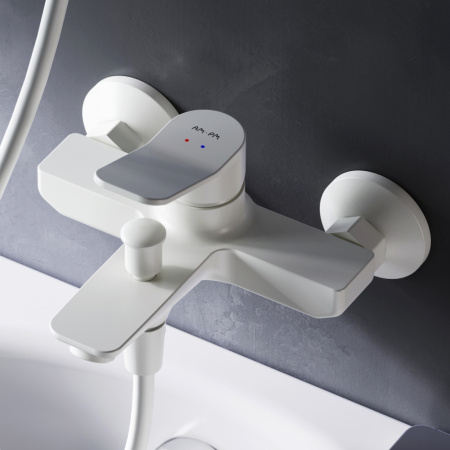 Смеситель для ванны и душа Am.Pm X-Joy F85A10033 настенный белый без термостата