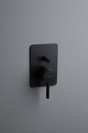 Смеситель для ванны с душем Allen Brau Priority 5.31011-31 встраиваемый в стену черный