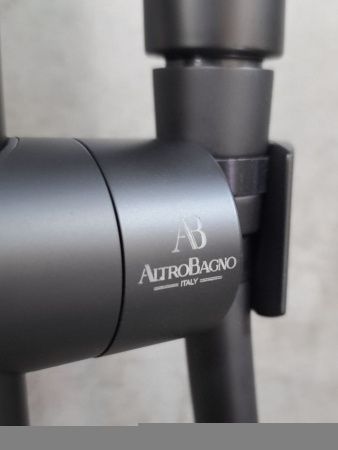 Душевой гарнитур AltroBagno Beni aggiuntivi AltroBagnoSS030304NeOp настенный черный