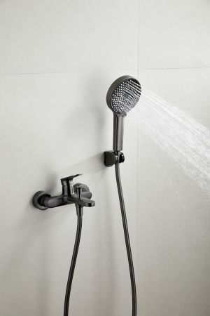 Смеситель для ванны и душа BELZ B61713-3 настенный оружейная сталь