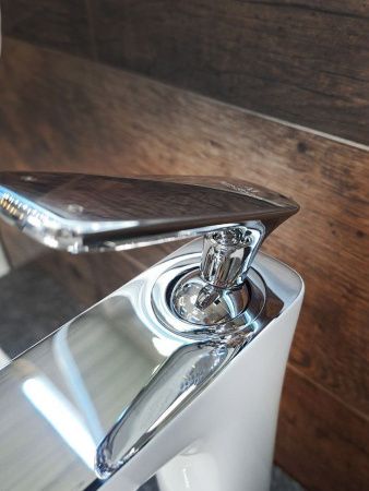 Смеситель для раковины AltroBagno Aperto AltroBagnoAperto010206BiCr на столешницу белый/хром