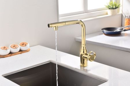 Смеситель для кухни Paulmark URBAN Ur213104-G на мойку золото