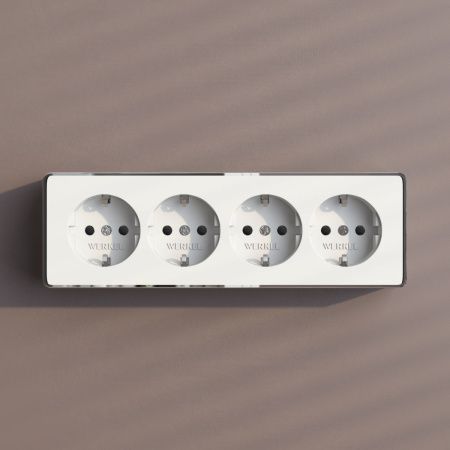 Розетка четверная с заземлением и шторками Werkel Gallant (Галлант) 4690389218002