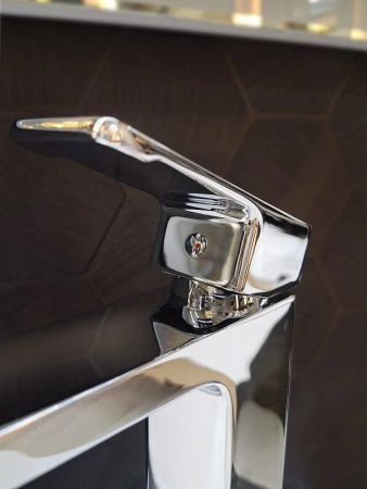 Смеситель для раковины AltroBagno Lamberto AltroBagnoLamberto010212Cr на столешницу хром