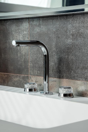 Смеситель Boheme Aura 152-CR-A на столешницу хром