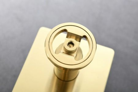 Душевая система Bronze de Luxe 6630CG встраиваемая в стену цвет золото