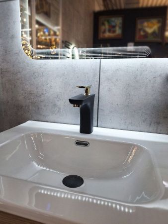 Смеситель AltroBagno Aperto AltroBagnoAperto0123NeOr на раковину черный/золото