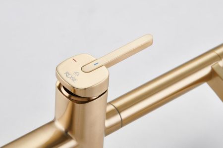 Смеситель для кухни Rose R358G на мойку золото