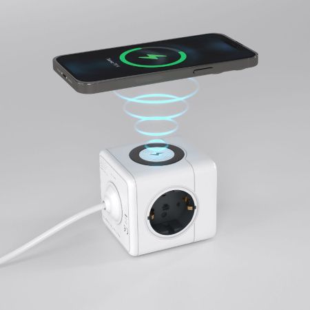 Розеточный блок 3-местный + 3 USB + беспроводная зарядка Werkel 4690389204265