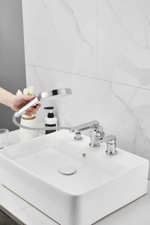 Смеситель BELZ B66713 на борт ванны хром