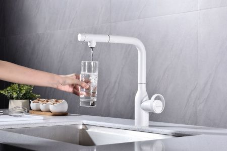 Смеситель для кухни Paulmark URBAN Ur213104-WH на мойку белый