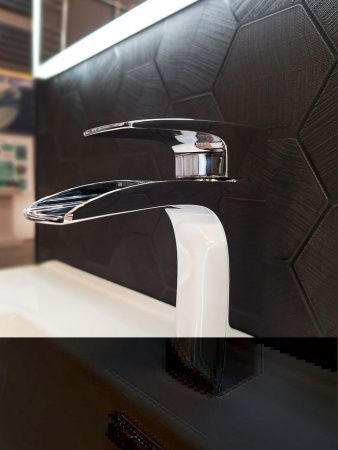 Смеситель AltroBagno Cascata AltroBagnoCascata0110Cr на раковину хром
