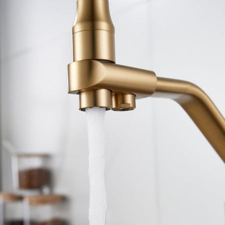 Смеситель для кухни Rose R558G на мойку золото