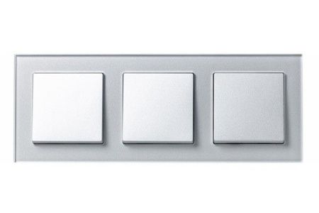 Рамка трехместная Systeme Electric AtlasDesign (АтласДесигн) ATN320303