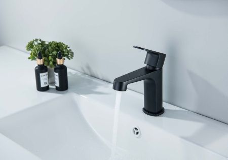 Смеситель Aquatek ОБЕРОН AQ1210MB на раковину черный