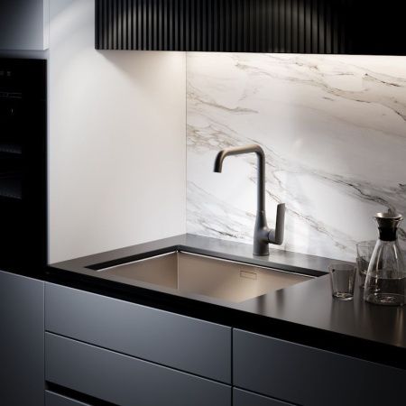 Смеситель для кухни Esko Lagos Black LG06B на мойку черный