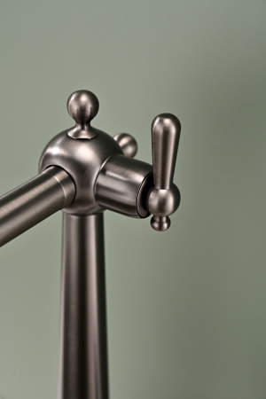 Смеситель для кухни Paulmark RETRO Re213226-GM на раковину воронёная сталь