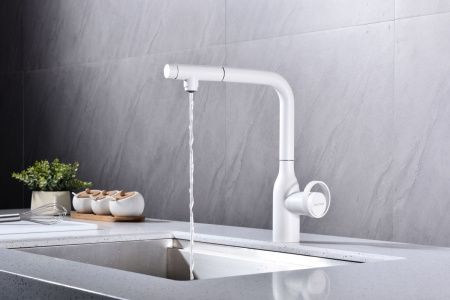 Смеситель для кухни Paulmark URBAN Ur213104-WH на мойку белый