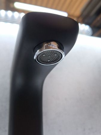 Смеситель AltroBagno Aperto AltroBagnoAperto0120NeOp на раковину черный