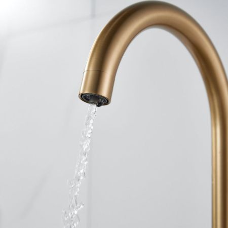 Смеситель для кухни Shevanik S128G на мойку золото