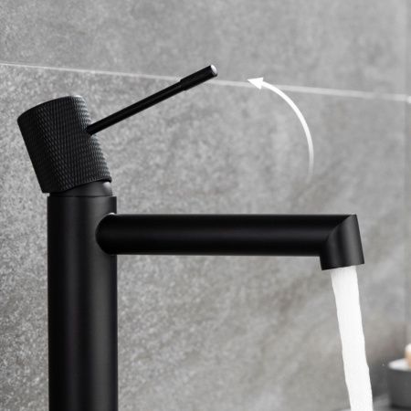 Смеситель Vincea Desire VBF-1D1MB на раковину черный