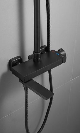 Душевая стойка Belz B672 B24672-7 настенная цвет черный