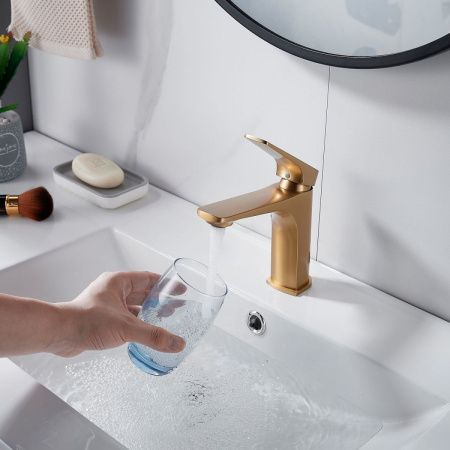 Смеситель Shevanik S4201G на раковину золото