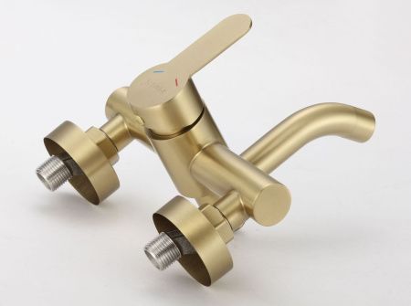 Смеситель для ванны и душа Fmark FS8206C настенный золото