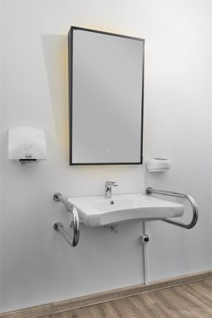 Раковина из сантехнического фарфора Dstrana 4624 60х60 подвесная цвет белый